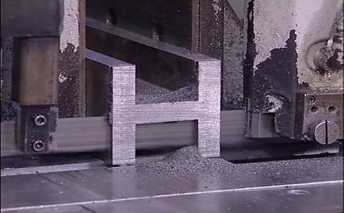 杨浦大揭秘：带锯条价格多少钱才能买到高质量的产品？